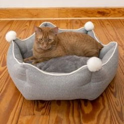 Crown Cat Bed -Zooplus Sales Shop 233898 crown mit katze fg 8993 1
